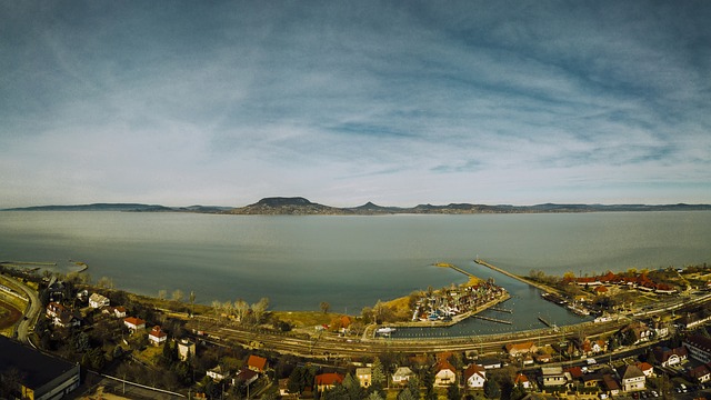 Badacsony-Berg im Blick über den Plattensee